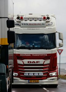 DAF XG articulated lorry on a European motorway, illustrating full-load, part-load and groupage road freight